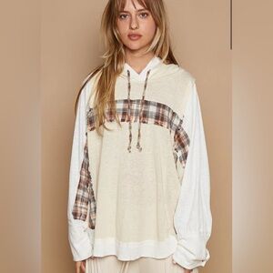 POL Plaid Cream and Beige Hooded Top Size Small